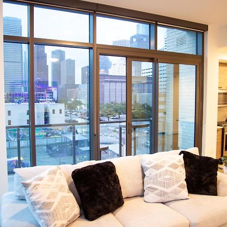Cozy Home Toyota Center Houston Bagian luar foto