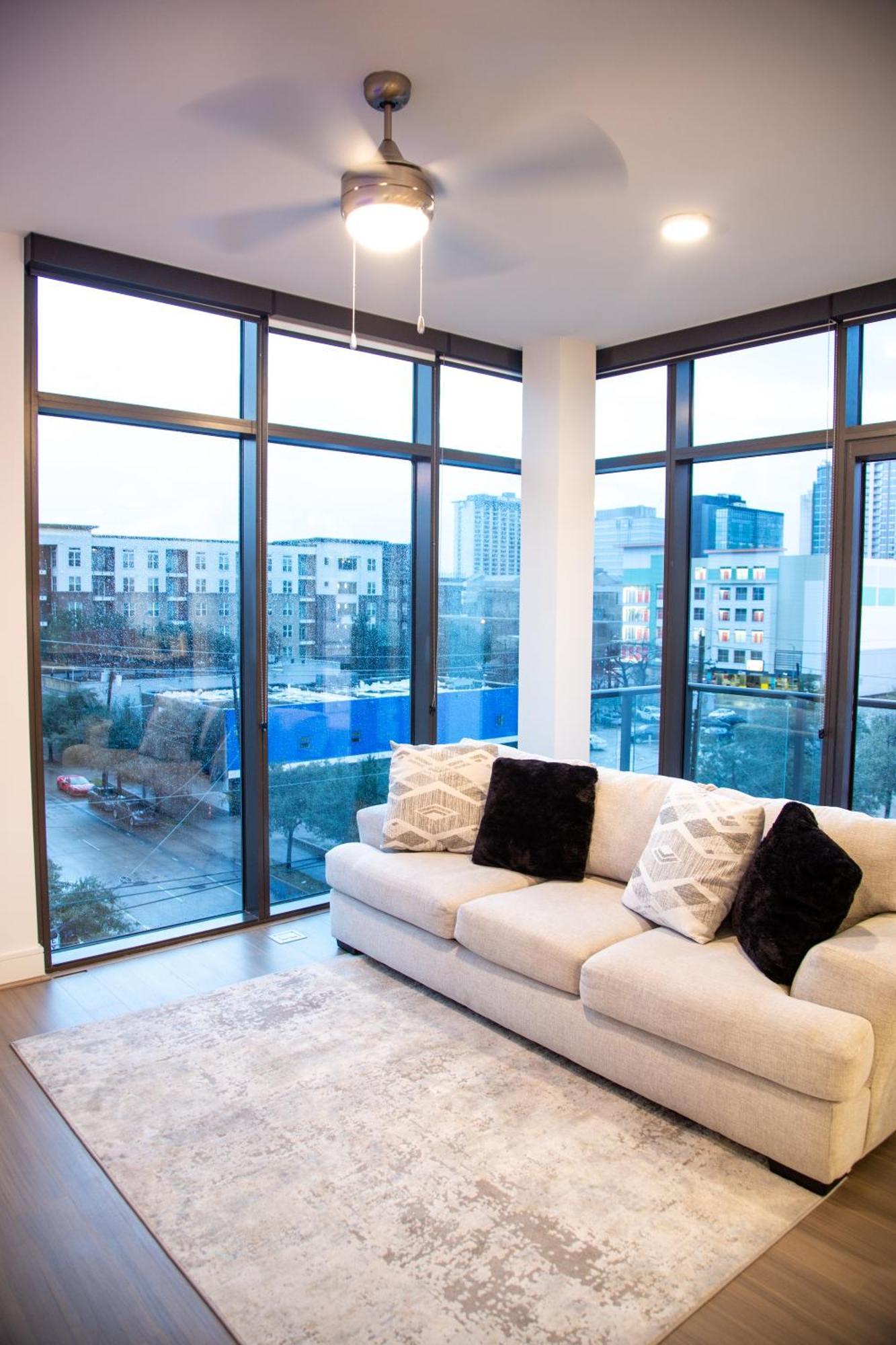 Cozy Home Toyota Center Houston Bagian luar foto